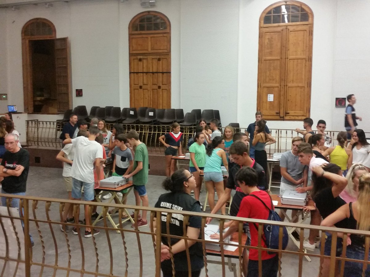ComMallols's tweet photo. Bon dia, la Comissió de festes Mallols necessita  contactar amb Edgar Olle, o alguna persona del seu grup , que va participar al Room escape de la festa major.. contactar amb privat. Gràcies https://t.co/g3lNbLiAbV