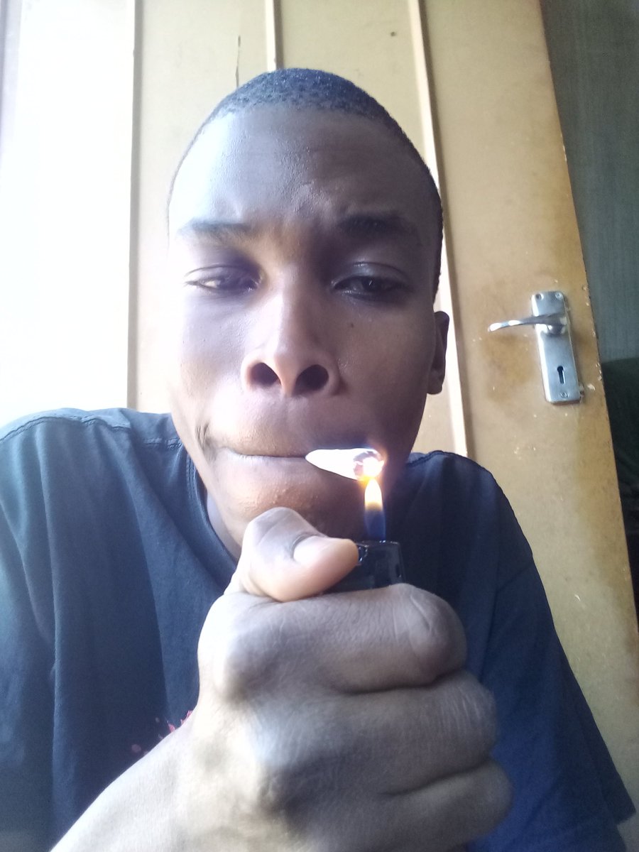 capital_concise's tweet photo. #Capital_Concise don't trip just get highπππ https://t.co/UK5gcpQc7G