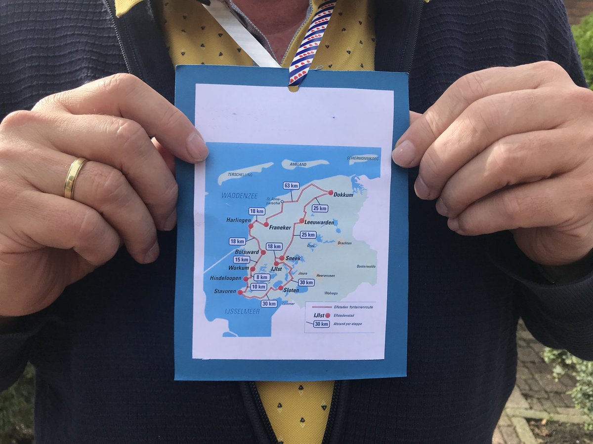 jitskekramer's tweet photo. Busladingen vol trekken langs de Friese fonteinen.... mèt zelfgemaakte stempelkaarten #elfstedentocht #fonteinen https://t.co/y0ddt2U9Vt