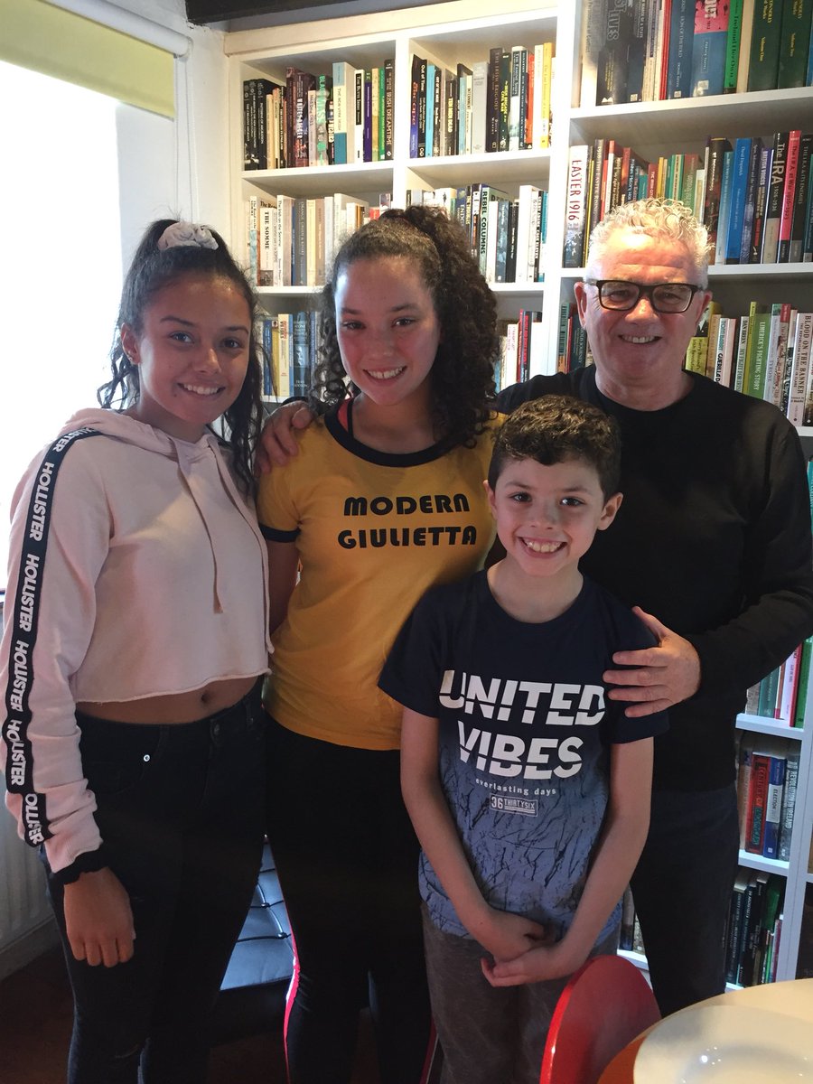 PaulTyredagh81's tweet photo. #CountyClare The #LimerickPosse grandkids arriving for dinner. ๐๐ https://t.co/KLWzF0JMdl
