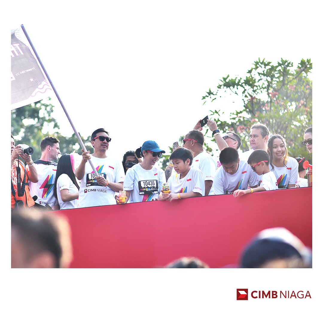 CIMBNiaga's tweet photo. Inilah kegembiraan di The Color Run Hero Tour Presented by CIMB Niaga hari ini. Para peserta sangat antusias jadi bagian di The Happiest 5k on the Planet! Seru banget, kan?
Sampai jumpa di The Color Run berikutnya!
#TheColorRunCIMBNiaga #ForwardYourDreams #CIMBNiagaForward https://t.co/P4kgMXHnDm