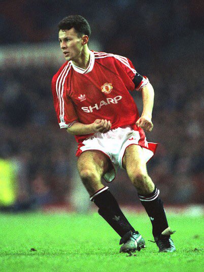 Retro Red Devils tweet media