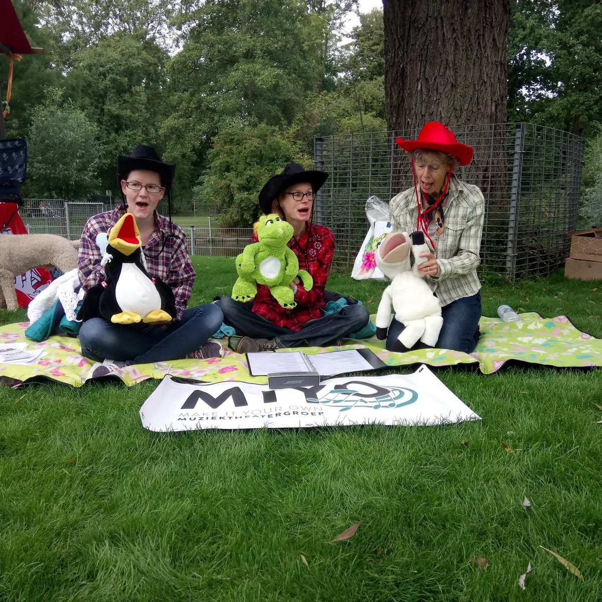 Dag van het Park in Leiderdorp is een feest van herkenning met kinderliedjes, leuke beesten, gezellige kleurplaten #leiderdorp #kinderliedjes #dagvanhetpark #kleurplaten