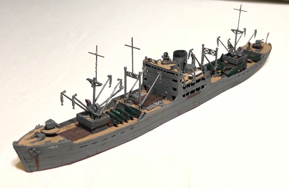 特設航空機運搬艦〝くにさき〟1/350・訳あり価格 おおすみ型輸送艦〝くにさき〟The X day（1/350）組立キット