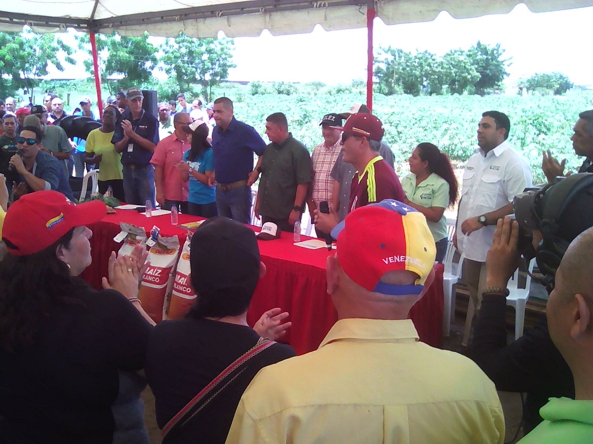 Créditos d cauchos e insumos para productores agrícolas d la región temistoclescabezas.psuv.org.ve/2018/09/16/ges… #FuturoSeguro #ZuliaMia @OmarPrietoGob @sppde2018 <a href="/ProfEddyAguirre/">Eddy Aguirre</a> @AlimentacionGBZ <a href="/AgropecuariaGBZ/">SDAZulia</a> @SeppeuctiGBZ @Temistocles4F <a href="/SudebanInforma/">SudebanInforma</a> <a href="/BCV_MARACAIBO/">BCV Maracaibo</a> <a href="/FondasZulia/">Fondas Zulia</a> <a href="/OIPEEZOFICIAL/">OIPEEZ</a>