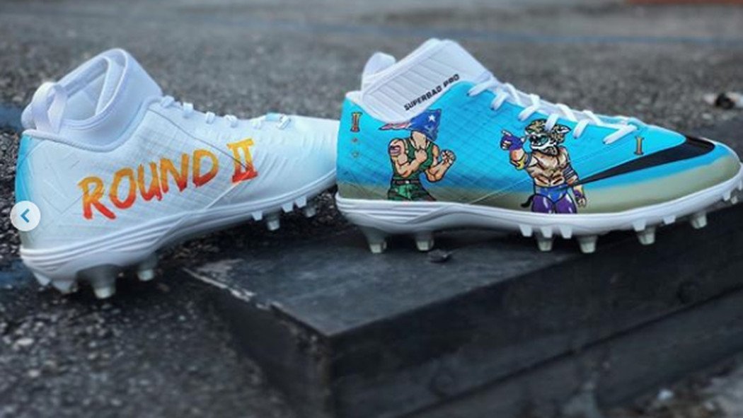 BigCatCountry's tweet photo. Malik Jackson's cleats for the #Patriots rematch are absolute FIRE https://t.co/aKL58IFptc https://t.co/zr9cesvdbs