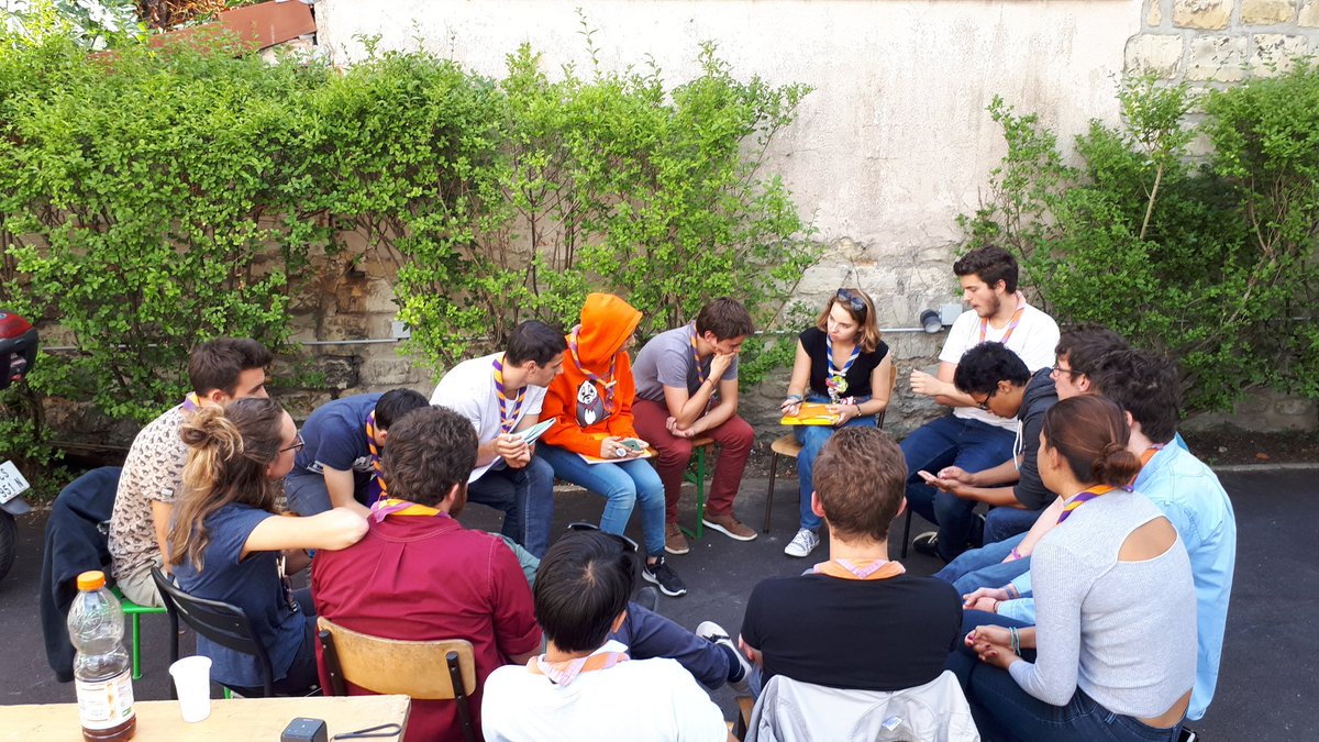 EEUDF_Clamart's tweet photo. La petite équipe de resp de Clamart prepare sa rentrée! @EEUdF @EEUdF_VdS https://t.co/PLNwwFx8lu
