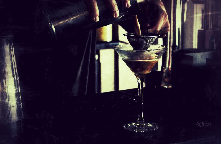 Sunday cocktail anyone? #SundayFunday #cocktails #waterfront #lazysunday