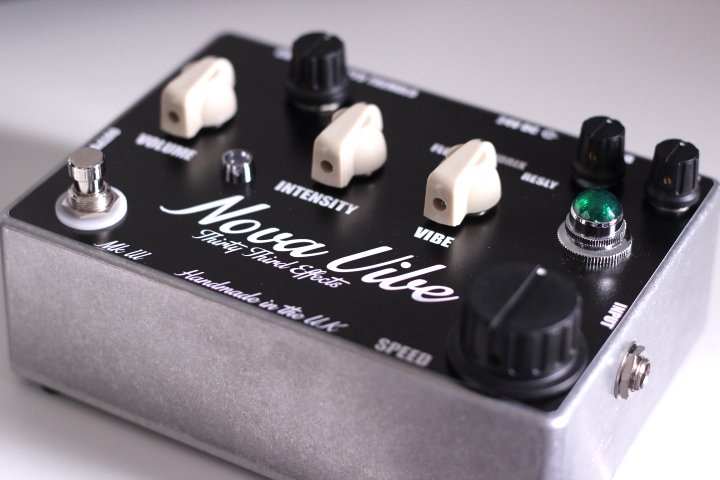 thirtythirdfx's tweet image. Nova Vibe Mk3 #038 going to a customer in Germany. Contact thirtythirdeffects@gmail.com for more info &amp;amp; to order.