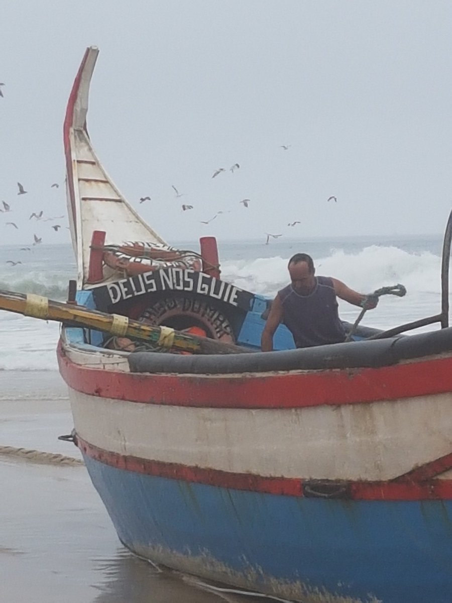 keancarmi's tweet photo. @fifi3chui_ An overcast day,
but the fishermen ๐ฃ
are happy. ๐๐ฆ
The message in the boat...
DEUS NOS GUIE
#GodGuideUsโต https://t.co/c3osox5LYq