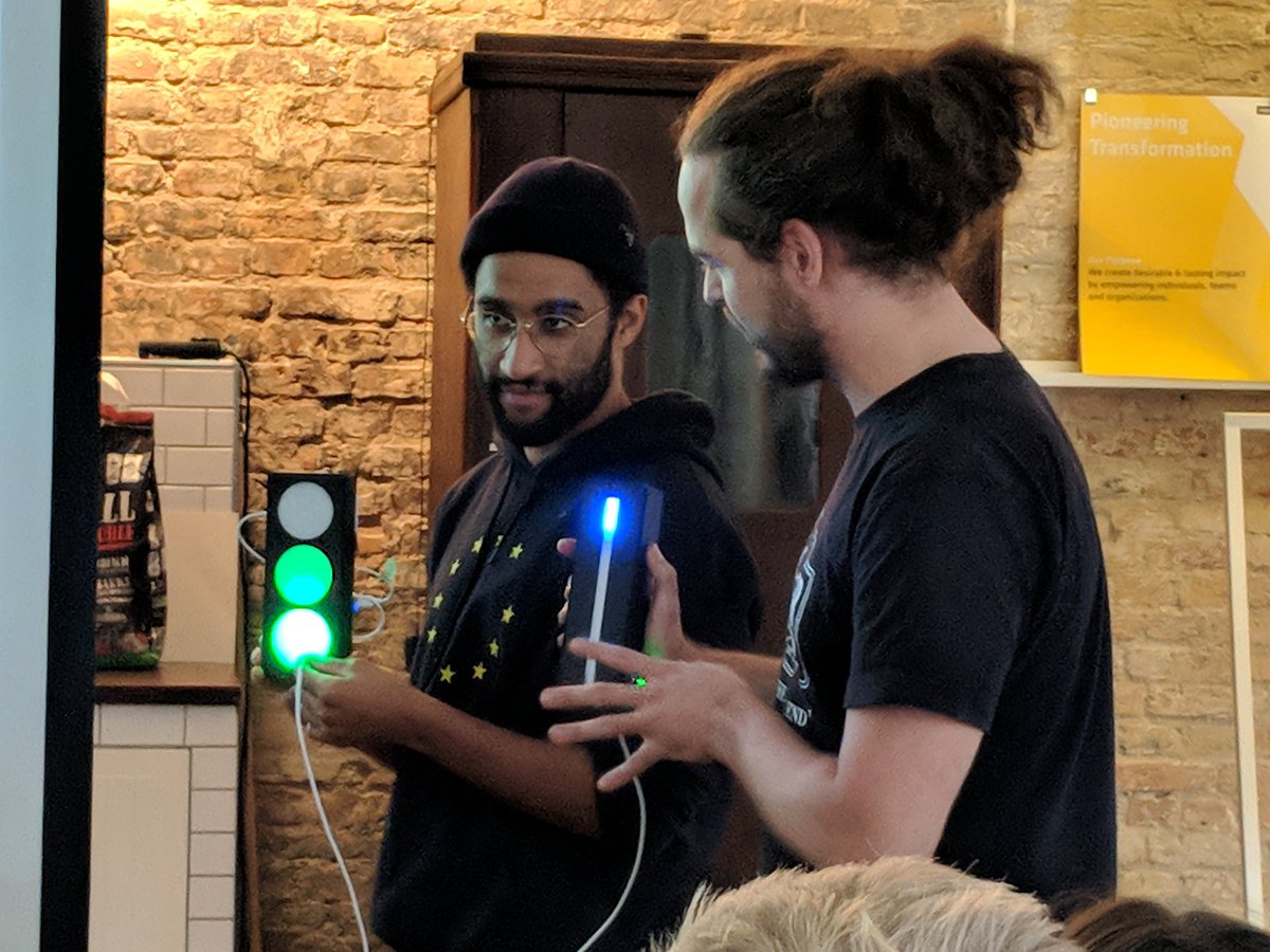 tbsprs's tweet photo. Detecting how long traffic light phase takes 🚦#cyclehack #cyclehackber @CyclehackBER #fahrrad 🚴 https://t.co/WeXYDXmmkh