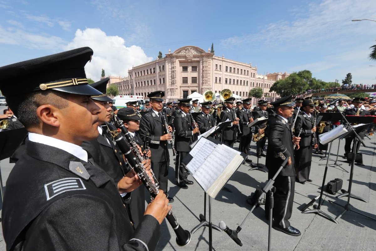 El Gobernador <a href="/mrikelme/">Miguel Riquelme</a> encabezó el Desfile Cívico conmemorativo al 208 Aniversario de la Independencia de México. Miles de saltillenses, participaron de este gran evento que fortalece nuestros valores cívicos y patrióticos #FuerteCoahuilaEs
