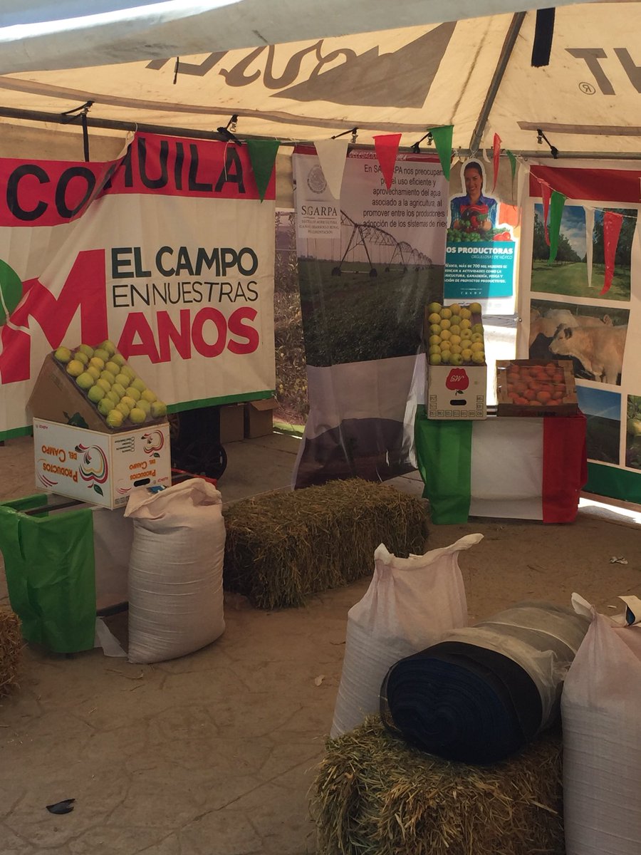 #applefair 2018 at San Antonio de las Alazanas, #Coahuila. Local #farmers offer a diversity of products derived from apple fruit, using in some cases #SLM practices. Diversification of products in perishable fruits is a way to reduce #foodwaste to achieve #ZeroHunger goal.