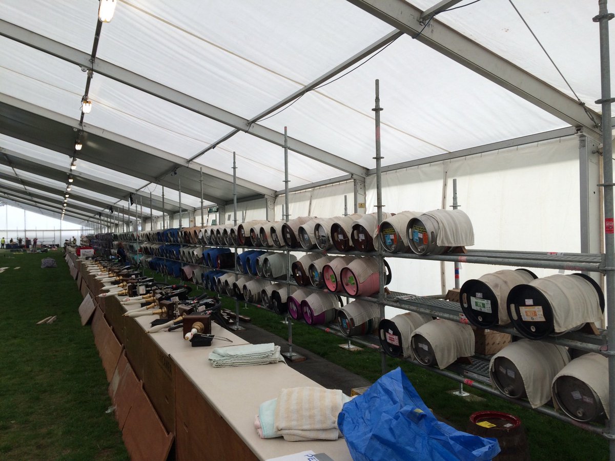 assisting setting up <a href="/beerfestyork/">York Beer Festival</a> &amp; looking grand at Yorkshires biggest beer festival &amp; a cracking line up of beers 500 plus.. can't wait to taste the Maine casks @YorkBeer <a href="/YorkCAMRA/">York CAMRA</a> <a href="/SpbwUk/">SPBW UK</a> see you there from Wednesday #lovethewood
