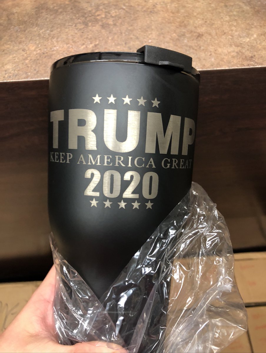 IcelPlays's tweet photo. Yo work be hell today if I get one more trump order on a cup this might be the end.😭 https://t.co/veboxKIn1h