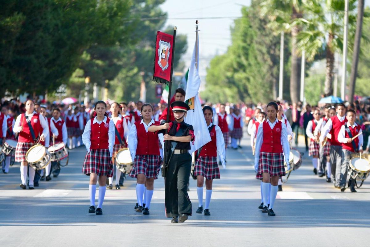 mrikelme's tweet photo. En #Saltillo más de 40 mil personas disfrutaron del Desfile Cívico Militar conmemorativo al 208 Aniversario de la Independencia de México, donde participaron miles de coahuilenses, fortaleciendo nuestro valores cívicos y patrióticos ¡Viva México! ¡Viva Coahuila! #FuerteCoahuilaEs https://t.co/a3XnJ3Svbq