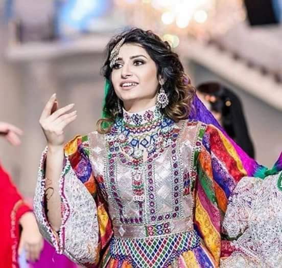Sabakhanpathani's tweet photo. جانان  مي  ووليدو  اتم کي
مينه مو جوړه شوه نهم کي

بيا رانه بيل سو په  لسم کي
يار مي لسم زه   دولسم کي

خدايه ناکام يي کړي چي دواړه يو ځاي شونه
#پشتو
#صبا https://t.co/GPmKmoOmaW