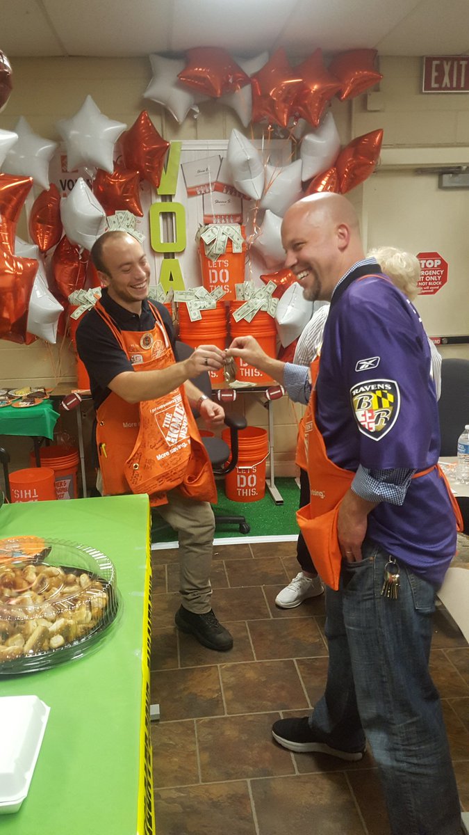 woboat1's tweet photo. Sean Libetti saying goodbye😢We're all proud of him, but are really going to miss him.  1601, you're getting a great guy! Congratulations on your promotion to ASM! @MYoungson1603 @ssimmonshd1603 @HDguyDE @CollazoH #D164Orangeproud #MidAtlanticProud https://t.co/hgd69wM14K