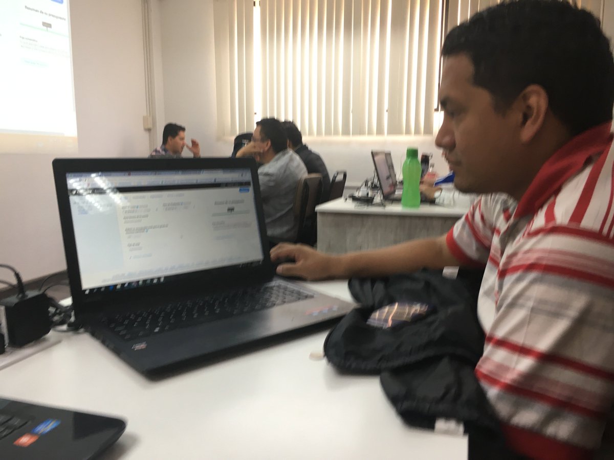 ecogreencuenca's tweet photo. Aprendiendo #mktics https://t.co/w6SIdhmJ4U