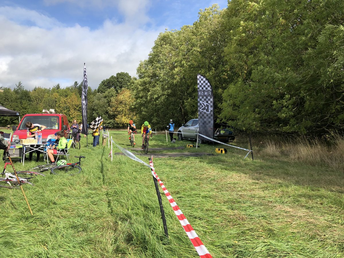Some photos from the youth race. Future Champions! Can you tell who our main sponsor is yet? <a href="/KinesisBikes_UK/">Kinesis UK</a> With BSK, they are looking after us!
<a href="/KinesisBikes_UK/">Kinesis UK</a> #crossiscoming <a href="/KinesisUK/">Kinesis UK</a> #mykinesis
#yorkshirecyclocross #WinterCX201819 #yccaHowDidIDo  #wearecross