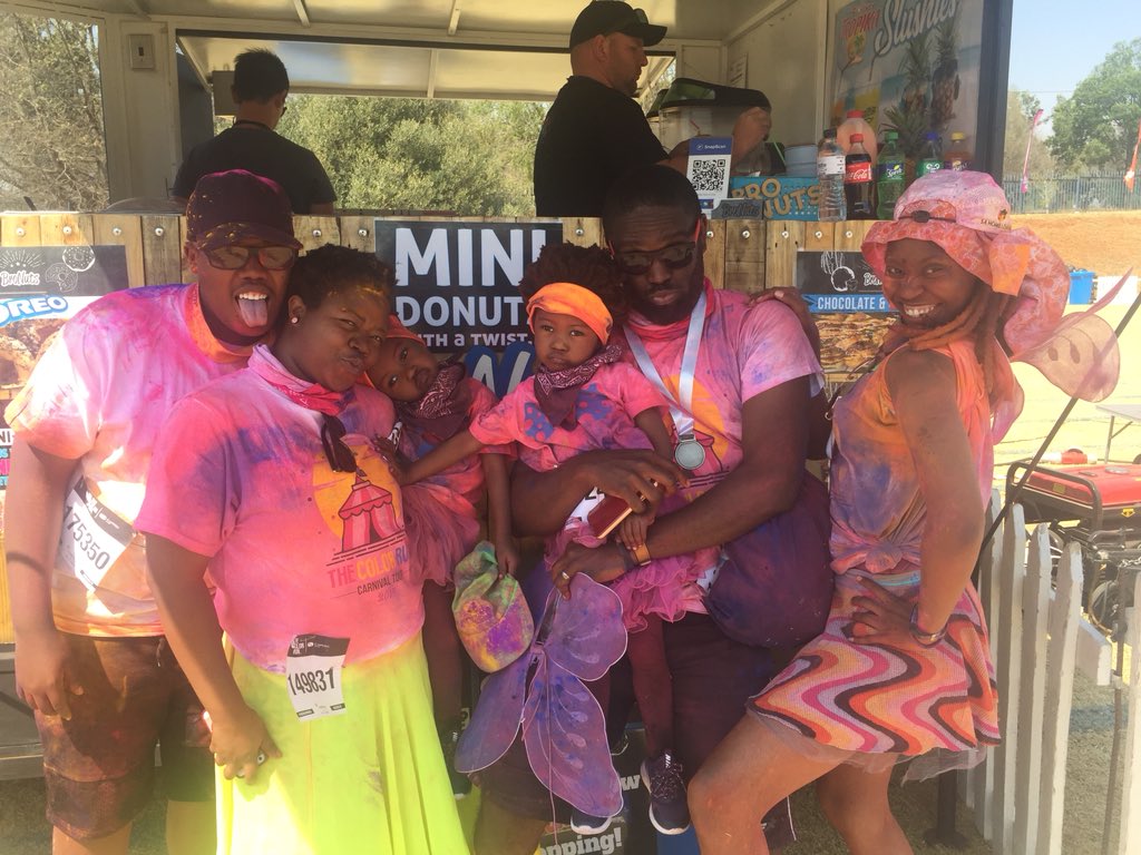 Omolemo__T's tweet image. Couldn’t have spent my Sunday any better 😂💜🌈

#Happiest5k 
#CarnivalTour 
#TheColorRunSA