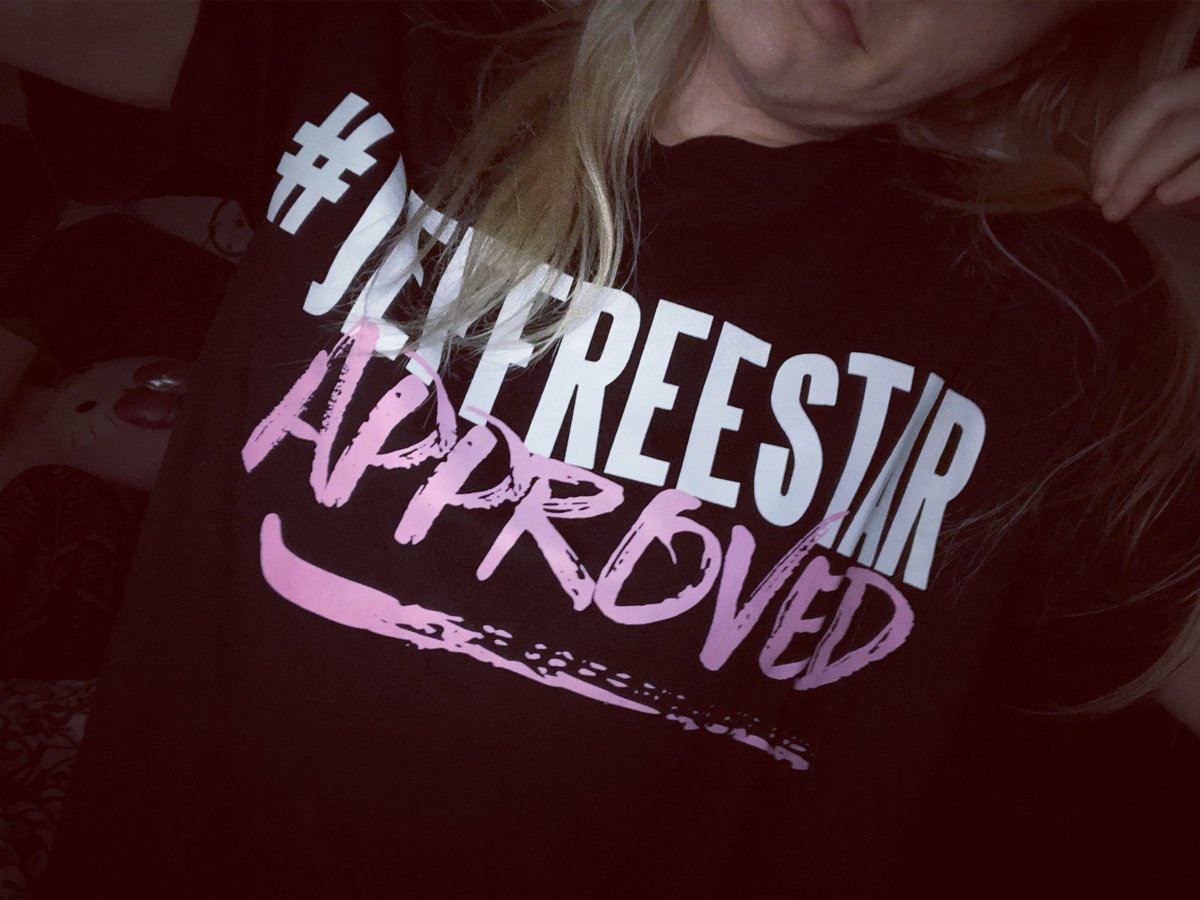 BarbieeQuinn's tweet photo. She’s @JeffreeStar Approved ✅ https://t.co/lxxkazWeTW