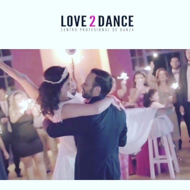 L2DSevilla's tweet photo. ¡Hola! Esta tarde tenemos una cita con una preciosa pareja de novios para seguir preparando su baile nupcial. ¿Te casas? Si queréis, os ayudamos a hacer ese día aún más especial. 😊💍 https://t.co/OwWtfwUc9N