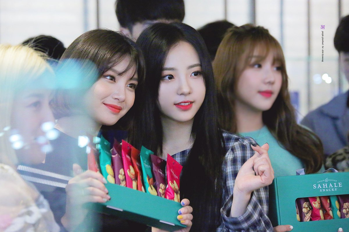 1015_hs's tweet photo. 💜 180916 THANKS GIVING PARTY
노이즈 심각하지만 너무 예���서..ㅎㅎ
#ELRIS #HYESEONG
#엘리스 #혜성 #양혜선 https://t.co/YgcBKK6zO7