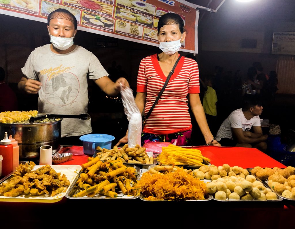 jombitsky's tweet image. Food crawling at Roxas Street. So full I could die now! #LifeIsHere