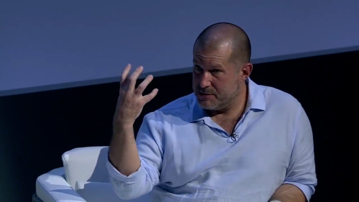 JonyIveParody's tweet photo. Dear iPhone SE users: If you want a new iPhone but prefer a smaller size, remember that you can always buy an iPhone X🅂 and just hold it farther away from your face. #OneMoreThing https://t.co/oyo81LHZji