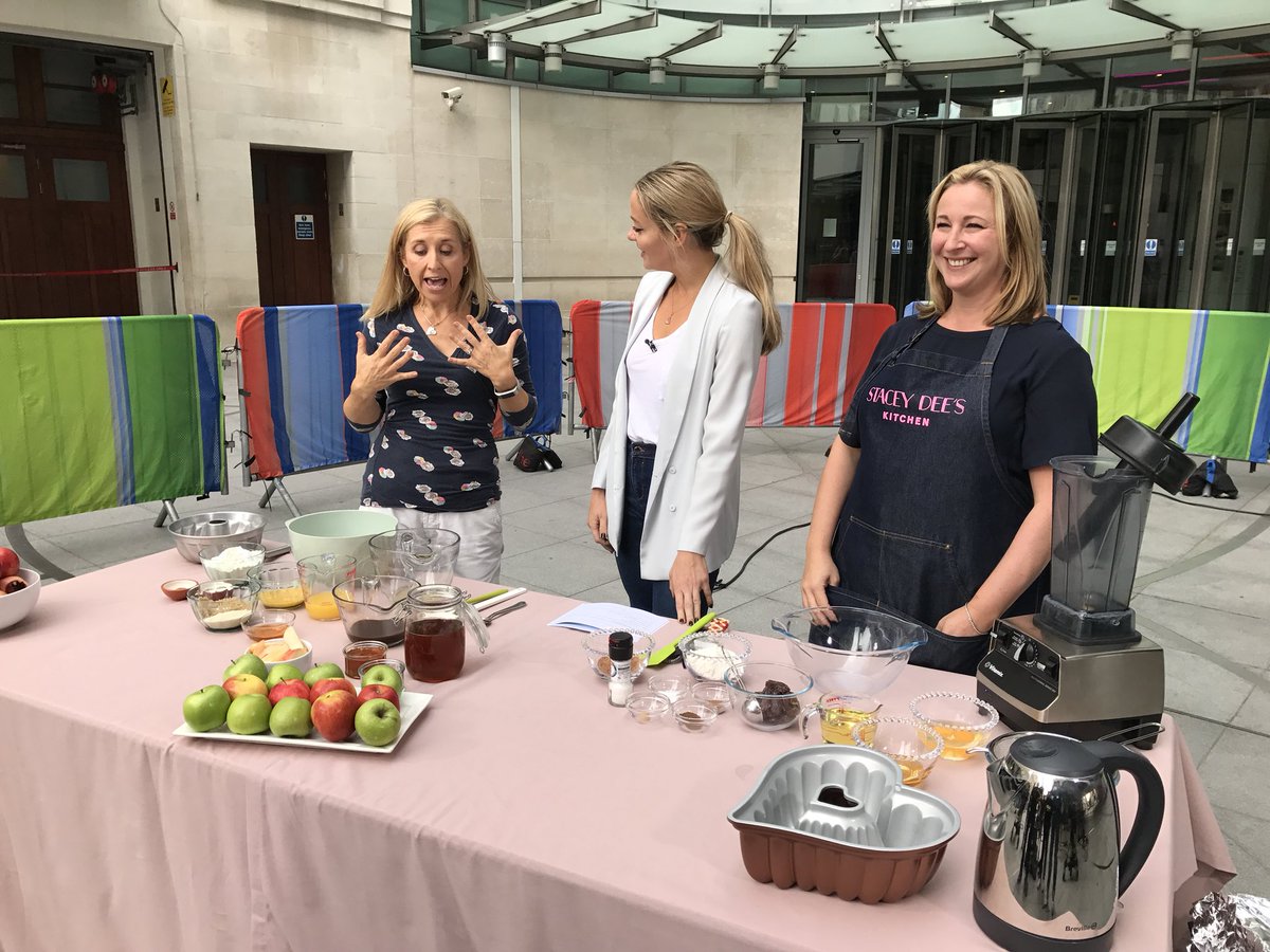 bbcsml's tweet photo. Stacey Hart @StaceydeeHart and Victoria Prever @YummierMummy joined Cherry Healey  for a chat about baking the traditional Rosh Hashanah treat Honey cake https://t.co/gnYpAh34L6
