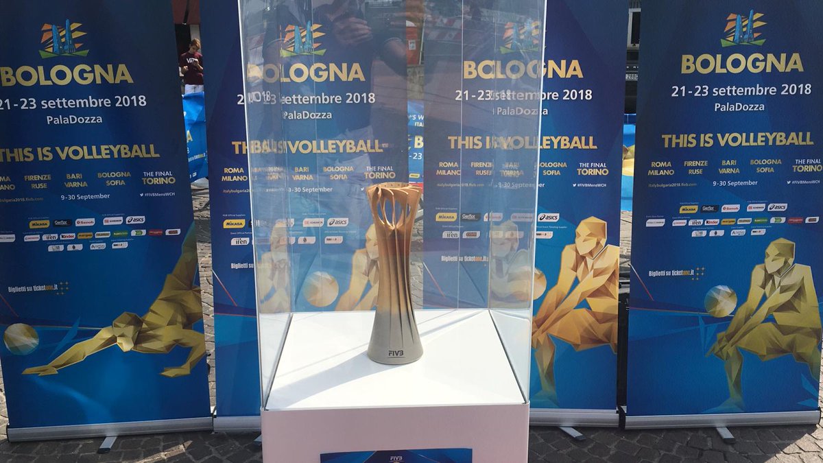 La Coppa del mondo in mostra in piazza dell'VIII agosto a Bologna. Ormai ci siamo, al Paladozza, dal 21 al 23 settembre, il Fivb Volleyball Men's Championship scende in campo per la seconda fase.
#VolleyballWChs #Bologna #VolleyMondiali18