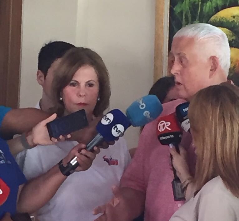 PerezBalladares's tweet photo. Los medios de comunicación siempre atentos a nuestras declaraciones y junto a @DoraPBalladares un orgullo https://t.co/1gCwHAlveC