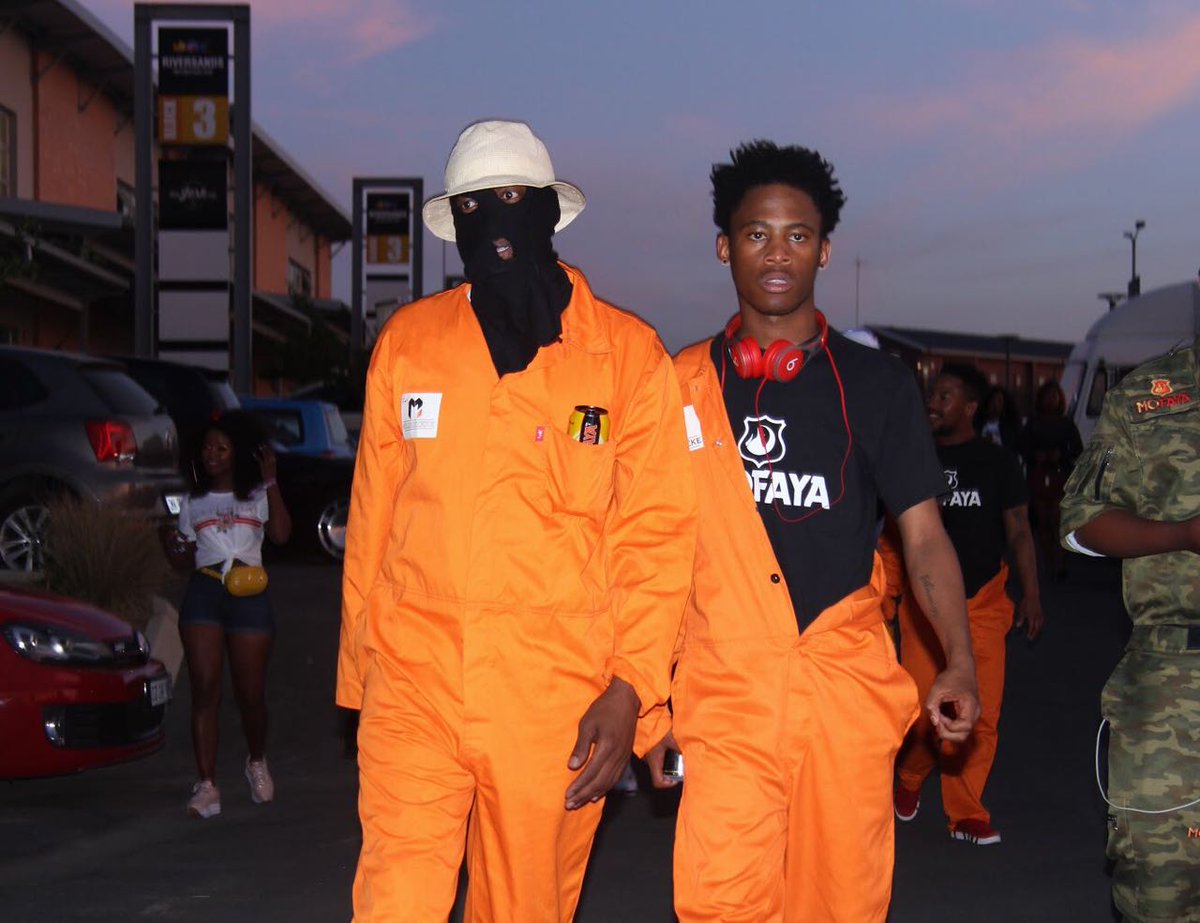 Mzekezekemusic's tweet photo. Mzakesman noDash Namanje! @Lindash_97 #majorleaguegardens https://t.co/qKMAGMaxx6