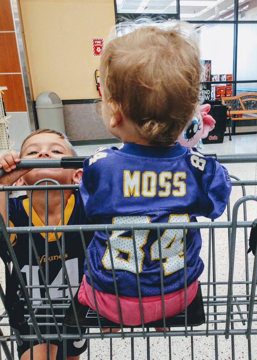 nschirra8's tweet image. @RandyMoss pregame Cub run. #Packerweek #skol @stefondiggs