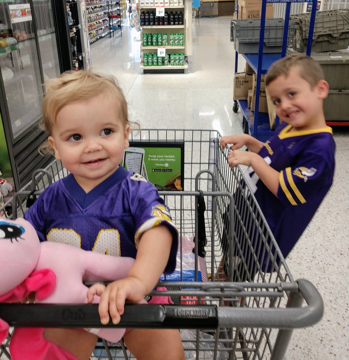 nschirra8's tweet image. @RandyMoss pregame Cub run. #Packerweek #skol @stefondiggs