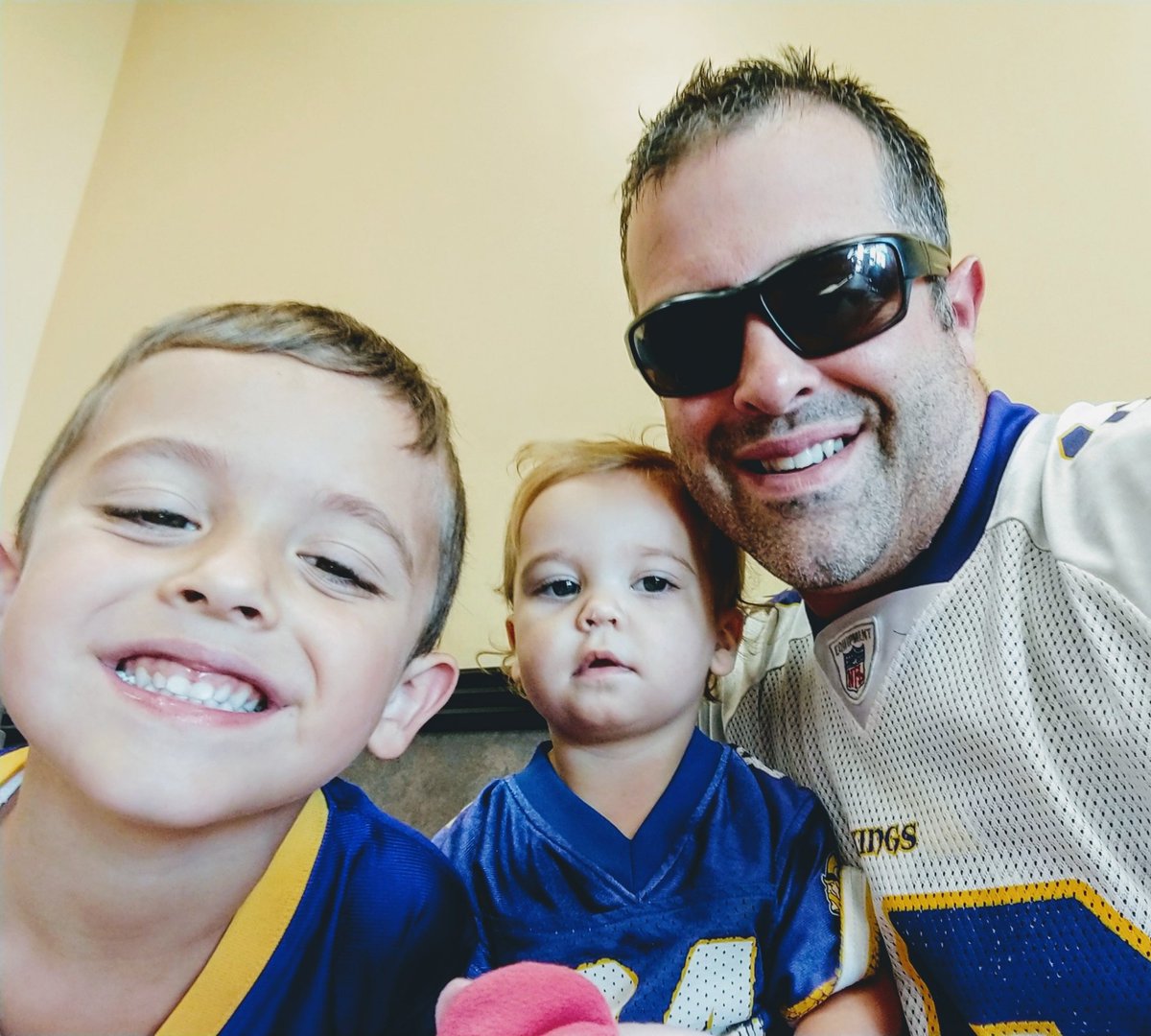 nschirra8's tweet image. @RandyMoss pregame Cub run. #Packerweek #skol @stefondiggs