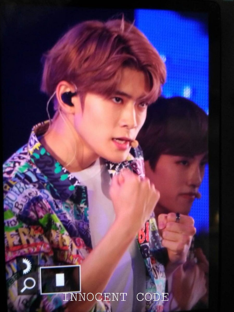 innocent_codeJH's tweet photo. 180916 #재현 #JAEHYUN #NCT127 GIRLS AWARD 👼 https://t.co/ZsUuZ2T3Y9