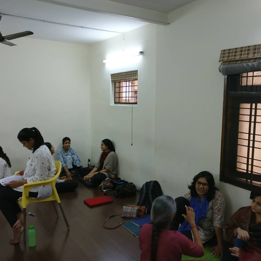 Smartmove2011's tweet photo. Simulations and more simulations! Trainee #therapists getting ready for their first internship session #FECAT #counselling skills #therapy https://t.co/ywxwuMSJVZ
