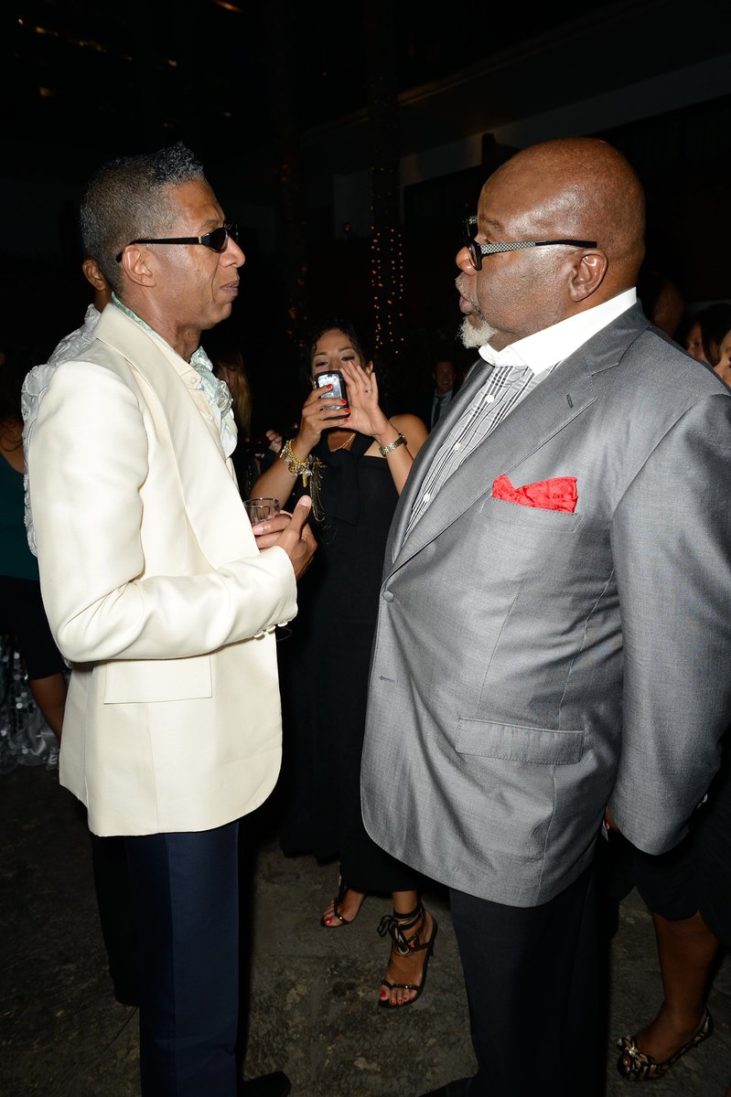 bmichaelAmerica's tweet photo. Grateful @BishopJakes for your powerful inspirational words! #IAMBMichael #American #Designer #NeverGiveUp #Inspired @TDJakesShow @FirstLadyJakes #SOAR #Entrepreneur #ElevateYourThinking #success https://t.co/q3nO76bC2L  #Destiny #Purpose 🙏🏿♥️🙏🏿 https://t.co/VeyjJTnQRo