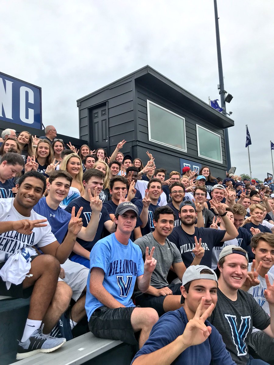 NovaFootball's tweet photo. S/O to the best students out there, #NovaNation! 👏
#TapTheRock
#GoNova https://t.co/zmxkVHOLUK
