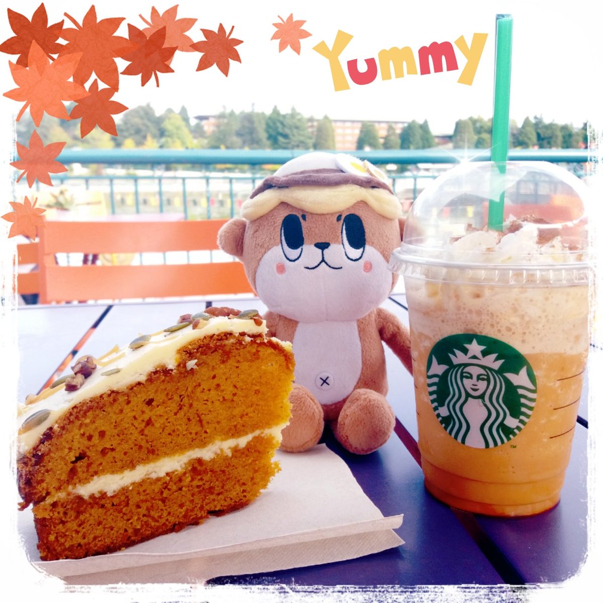 J'adore  l'automne et ses saveurs. Shinjo-kun, Pumpkin cake & pumpkin frappuccino 🍃🍂🍁🍵🍪
#shinjokun #susaki @susaki_city_PR #yurukyara #starbuckscoffee #disneyvillage