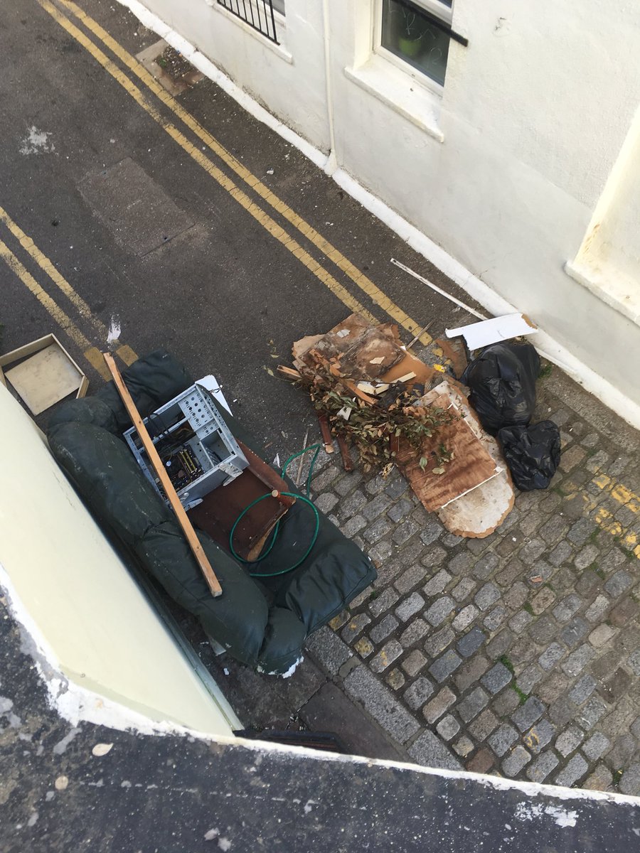 issiegibbons's tweet photo. @ThanetCouncil fly tipping in central Margate Albert Terrace. #filthythanet @filthythanet please sort this out ASAP also causing anti social behaviour as kids and drunks are smashing it up to get metal for scrap https://t.co/N9ae8M05Dn