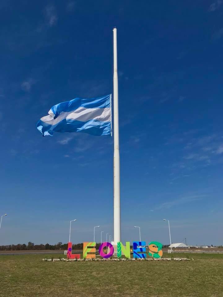 ADHESIÓN AL DUELO PROVINCIAL

El Departamento Ejecutivo Municipal adhiere al Duelo decretado por la provincia de Córdoba por la muerte del ex Gobernador, Dr. José Manuel De la Sota. A su vez acompaña a familiares y amigos por la penosa pérdida de quién fuera 3 veces Gobernador.