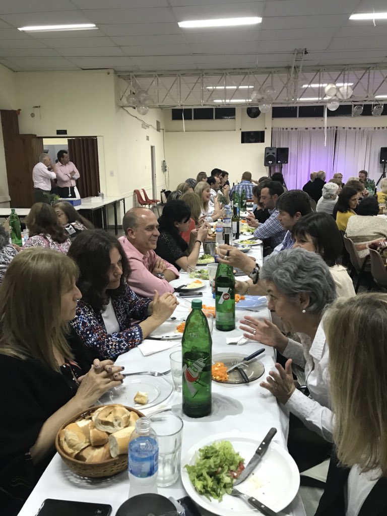 NanoPereaSADA's tweet photo. #Anoche acompañamos a la cooperadora del Hospital Emilio Zerboni en su CENA ANIVERSARIO #mesaza de @CambiemosAreco , gracias @PatoDileo presente también  con tu aporte. Y especial Felicitación  “las guiseras” 👏👏 reconocidas ayer x su trabajo de siempre! https://t.co/O7NVLsgUqN