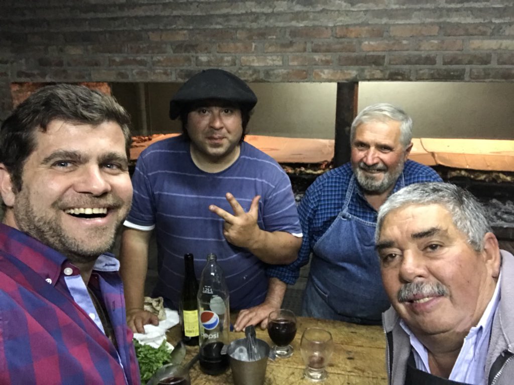 NanoPereaSADA's tweet photo. #Anoche acompañamos a la cooperadora del Hospital Emilio Zerboni en su CENA ANIVERSARIO #mesaza de @CambiemosAreco , gracias @PatoDileo presente también  con tu aporte. Y especial Felicitación  “las guiseras” 👏👏 reconocidas ayer x su trabajo de siempre! https://t.co/O7NVLsgUqN