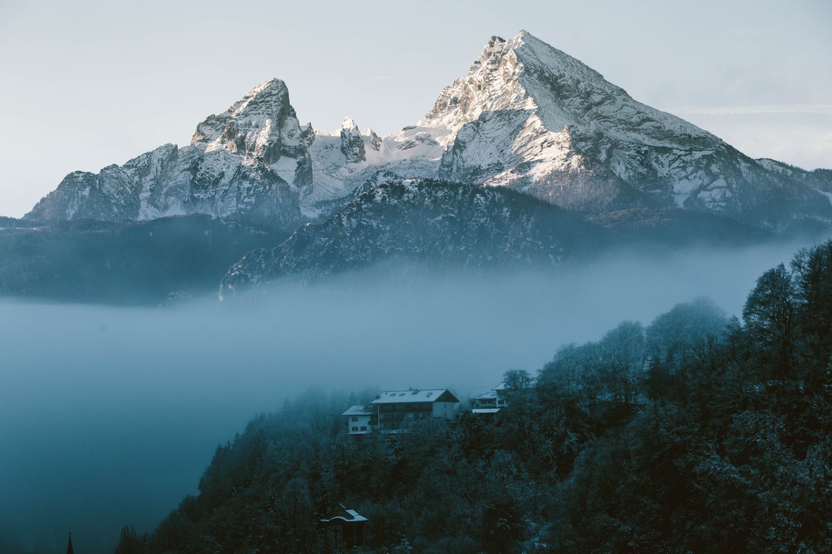 getfriendfund's tweet photo. Early morning sunrise in Berchtesgaden, a small German town in the Bavarian Alps on the Austrian border.
Let's explore together!
#FriendFund #NoMoreWanderlust https://t.co/fudYMLy5Ca