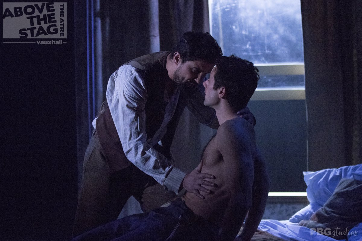 queerguru's tweet photo. Queerguru ☆☆☆☆☆ review of @abovethestag production of #MAURICE adapted from EMForster's classic gay novel directed by #JamesWilby https://t.co/0afJ5cnKiE #tomjoyner @MFKeeble @Tomreade_actor #leoturner #rogerparsley #andygraham @ILoveGayLondon @ILoveGayTheatre https://t.co/Keop5GGek1