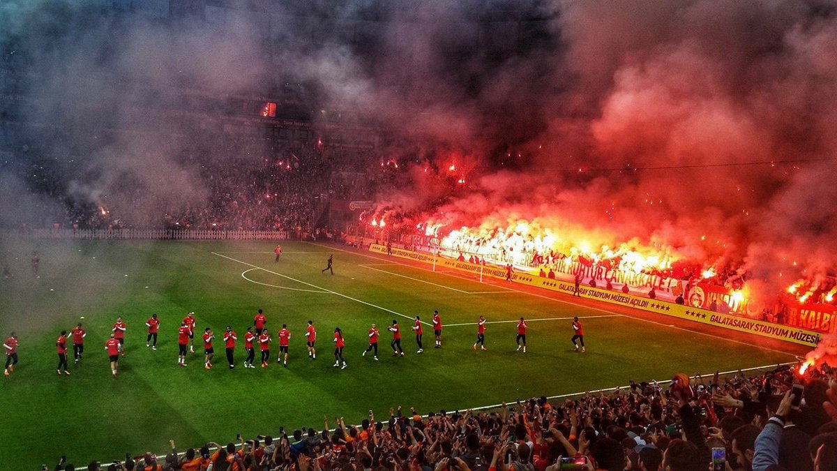 DÜNYA’NIN EN GÜRÜLTÜLÜ STADI!

#AliSamiYen #ultrAslan

👉 Lokomotiv Moskova Başkanı İlya Gerkus: “İlk maç çok zor olacak, Galatasaray deplasmanına gideceğiz. Çok gürültülü bir stat, dünyanın en gürültülü stadı, eşi benzeri yok. Ağır bir rakibe karşı hayatta kalmak önemli olacak."
