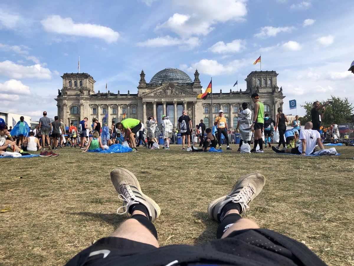 3h49.... Off to a beer now 🍺#BMWBerlinMarathon